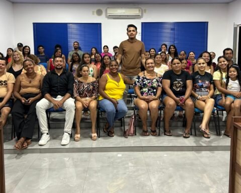 Turma de assistentes administrativos em nazaré foto sara cardoso